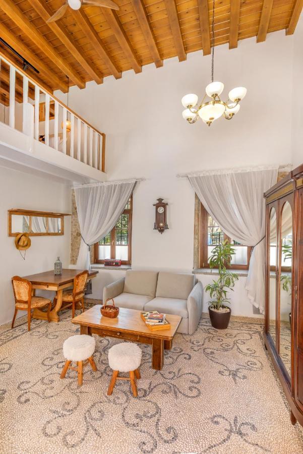 Sala Historical Luxury Apartment