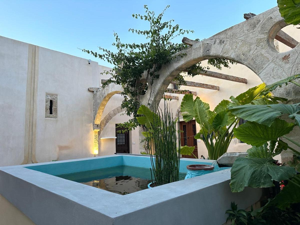 Sala Historical Luxury Apartment *